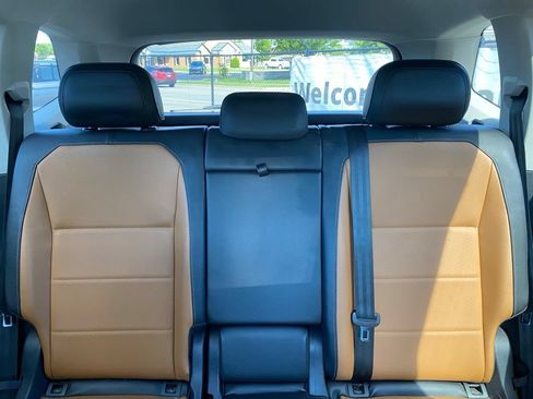 Used 2018 Volkswagen Tiguan SE AWD/4WD image 27