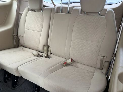 Used 2016 Kia Sedona LX w/ LX Convenience Package FWD image 16