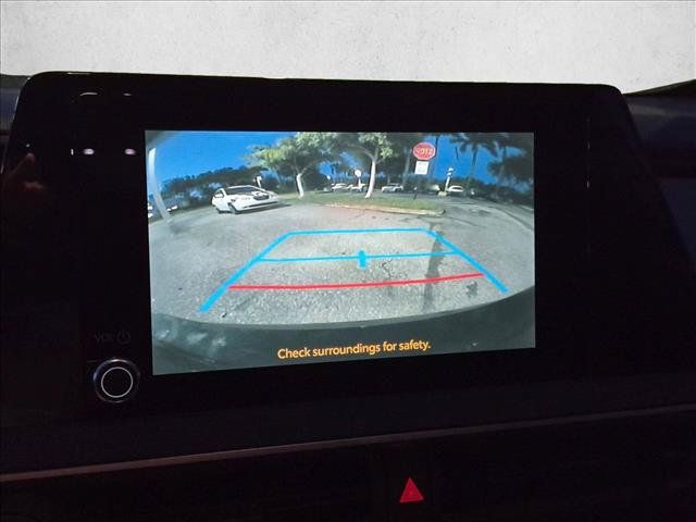 Used 2026 Toyota Prius Plug-In Hybrid FWD image 12