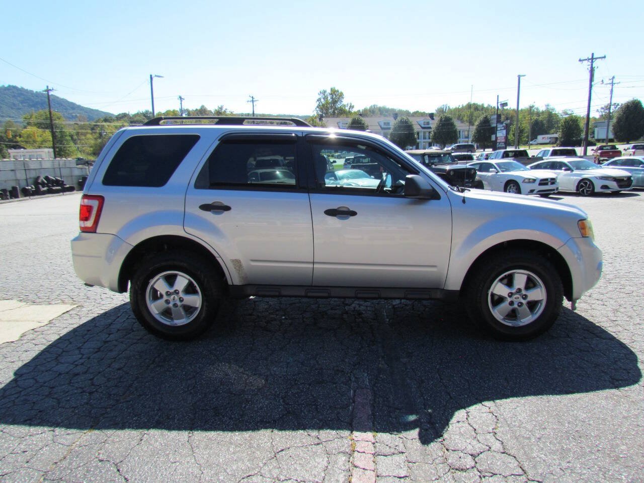 Used 2010 Ford Escape XLT FWD image 6