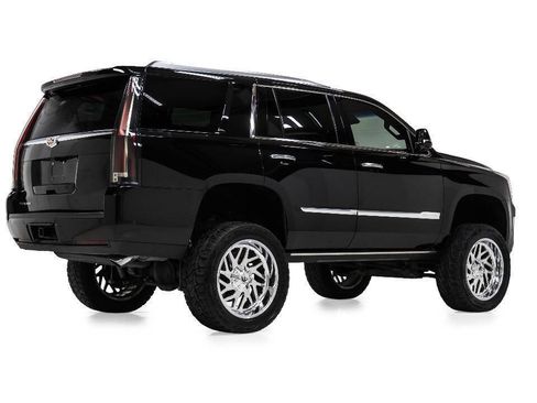 Used 2019 Cadillac Escalade Platinum AWD/4WD image 3