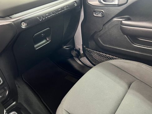 Used 2018 Jeep Wrangler Sport AWD/4WD image 20