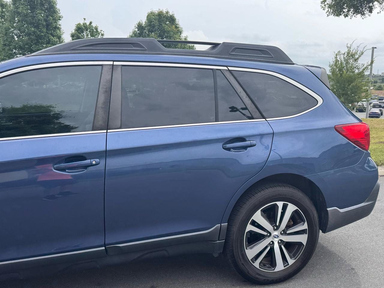 Used 2019 Subaru Outback 2.5i Limited AWD/4WD image 10