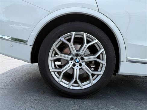 Used 2023 BMW X7 xDrive40i w/ Premium Package AWD/4WD image 34
