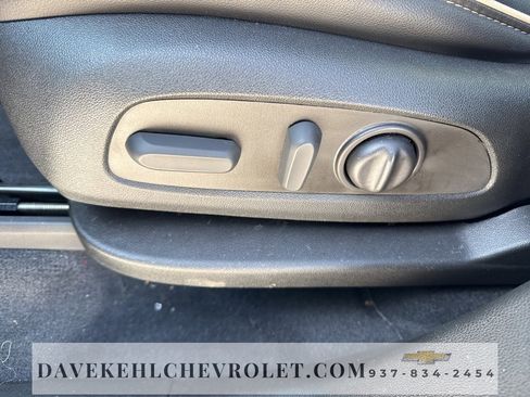 Used 2023 Chevrolet Traverse Premier image 17