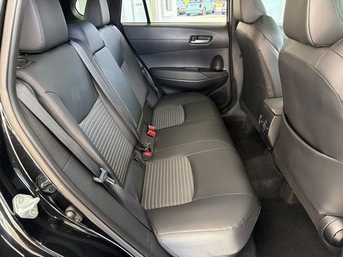 Used 2024 Toyota Corolla Cross AWD Hybrid w/ Convenience Package image 31