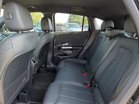 Used 2025 Mercedes-Benz GLA 250 4MATIC image 13