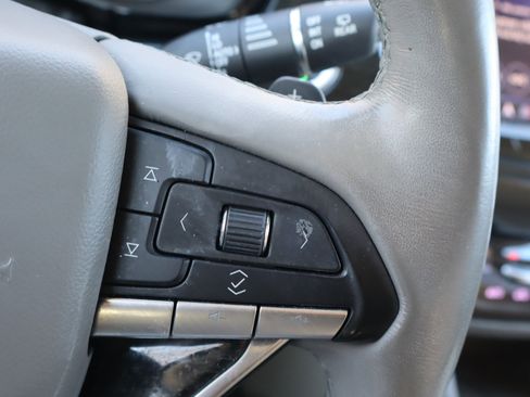 Used 2020 Cadillac XT6 Premium Luxury image 24