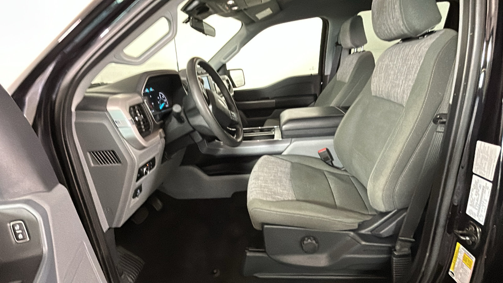 Used 2023 Ford F150 XLT AWD/4WD image 13