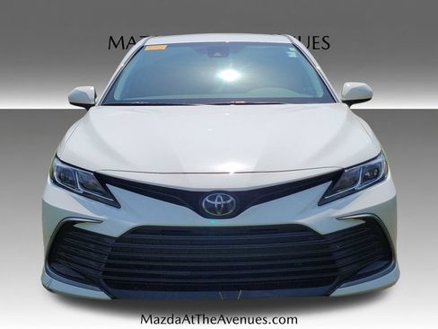 Used 2022 Toyota Camry LE FWD image 4
