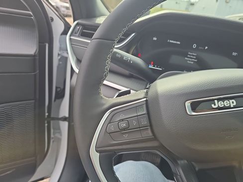 New 2026 Jeep Grand Cherokee Laredo X AWD/4WD image 15