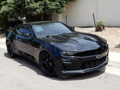 Used 2019 Chevrolet Camaro SS RWD image 3