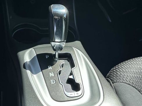 Used 2017 Dodge Journey SXT FWD image 19