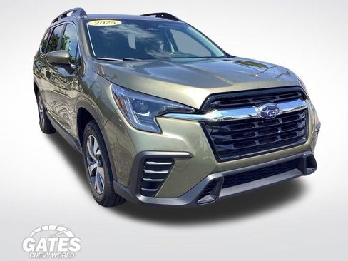 Used 2025 Subaru Ascent Premium AWD/4WD image 1
