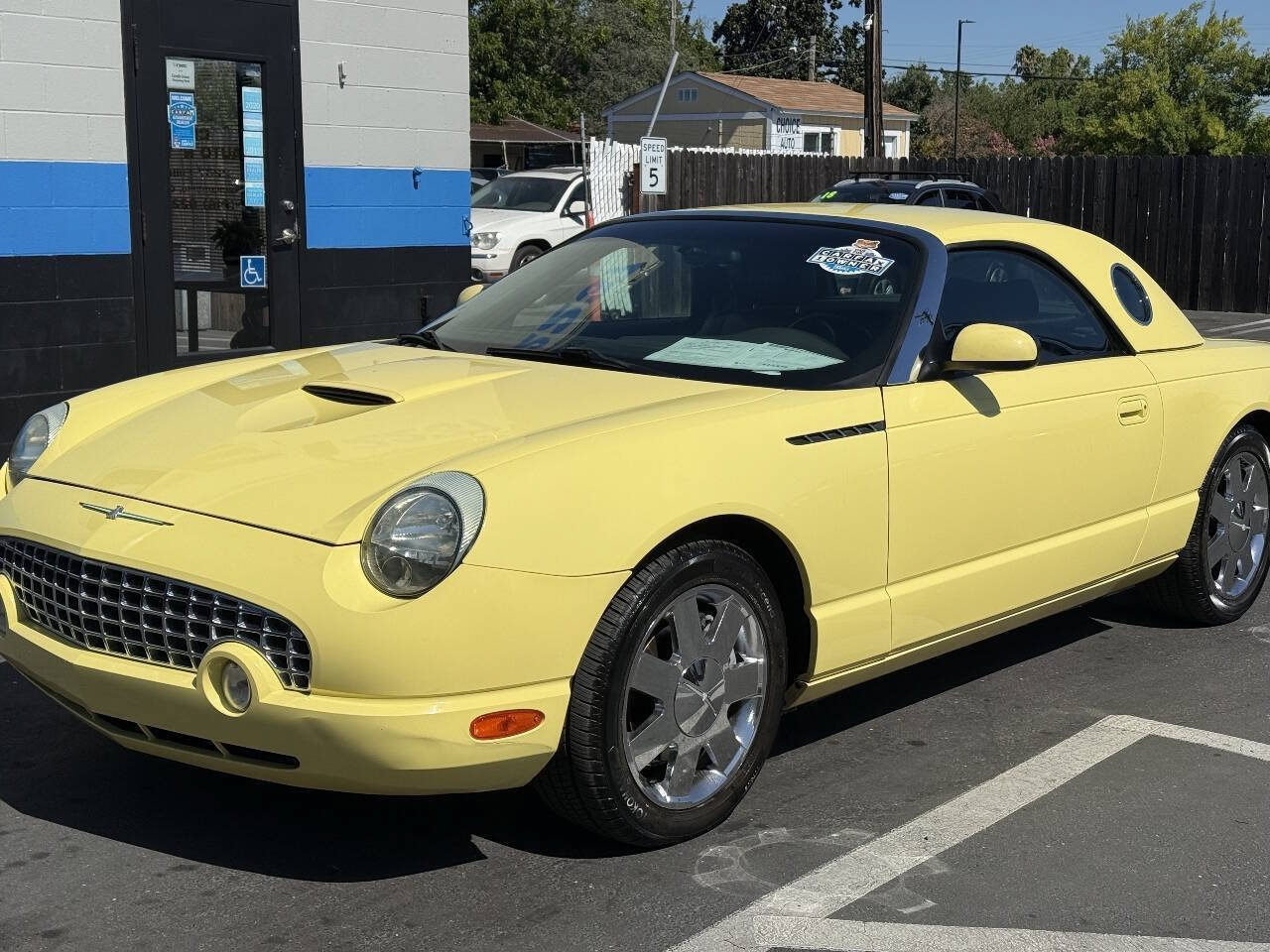 Used 2002 Ford Thunderbird RWD image 3