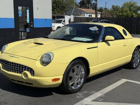 Used 2002 Ford Thunderbird RWD image 3