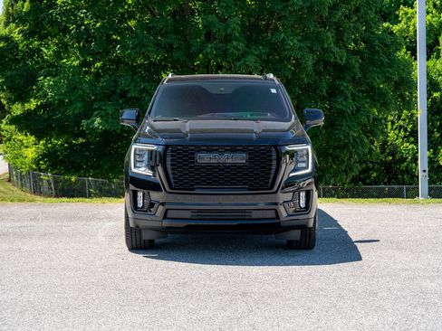 Used 2024 GMC Yukon Denali w/ Advanced Technology Package AWD/4WD image 5