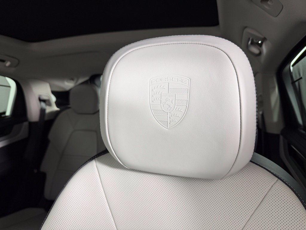 Used 2026 Porsche Cayenne Coupe AWD/4WD image 23