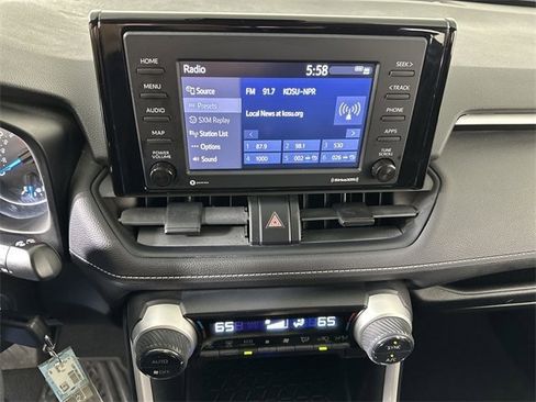 Used 2021 Toyota RAV4 LE image 13