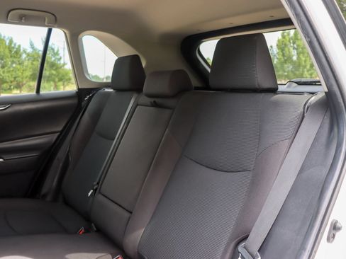Used 2019 Toyota RAV4 LE FWD image 16