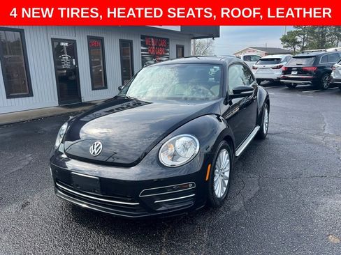 Used 2019 Volkswagen Beetle 2.0T SE FWD image 2