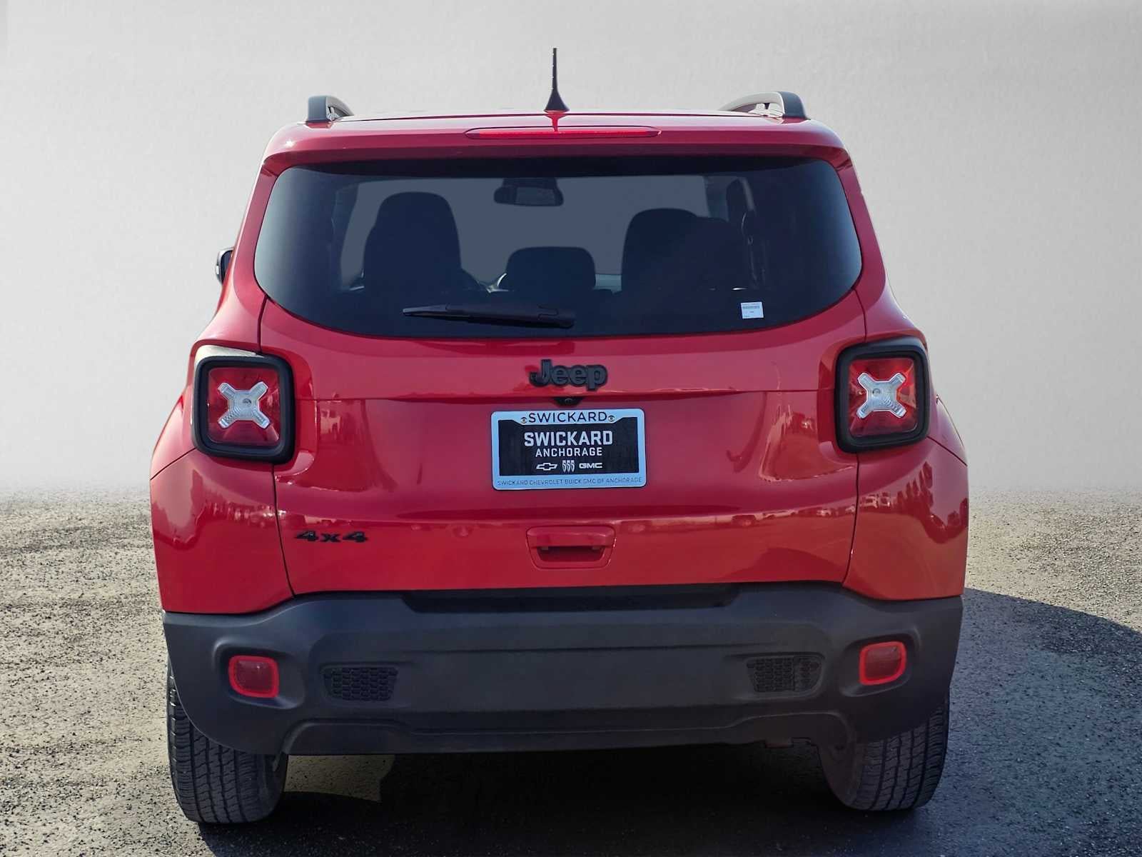 Used 2023 Jeep Renegade Latitude AWD/4WD image 4