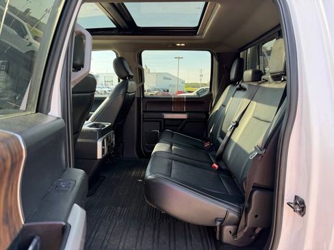 Used 2019 Ford F150 Lariat w/ Equipment Group 502A Luxury AWD/4WD image 9