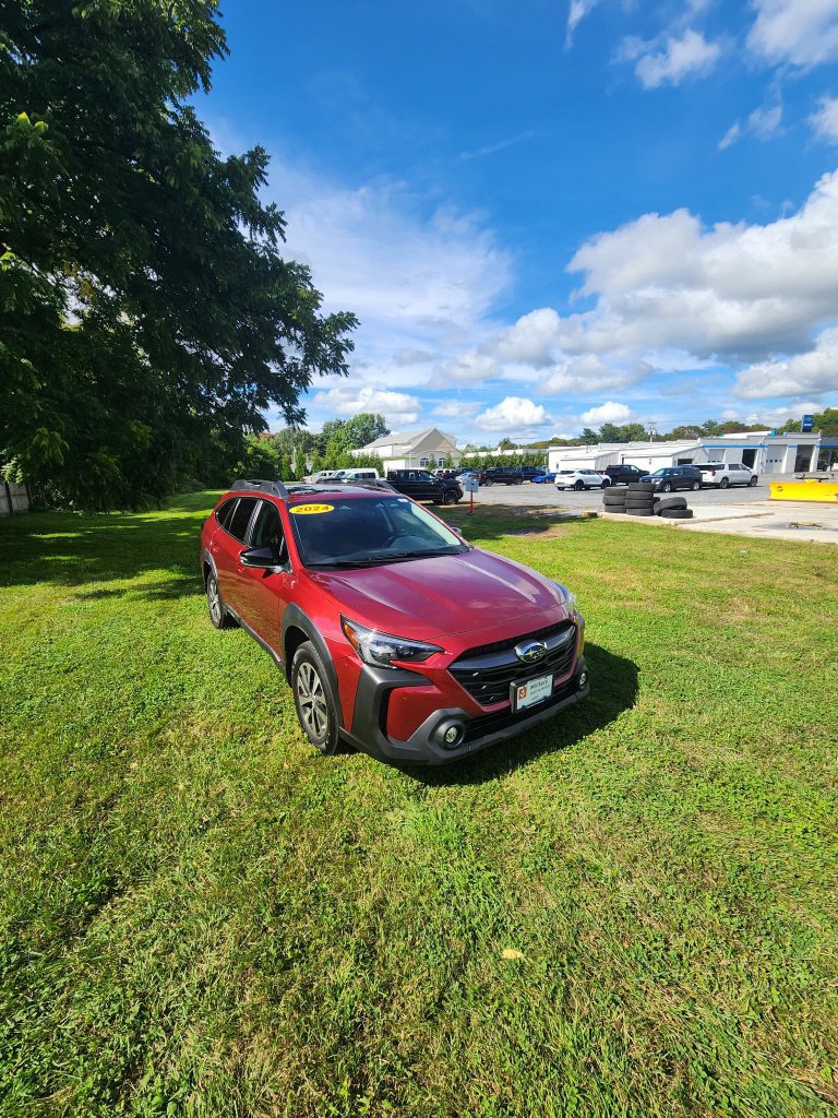 Used 2024 Subaru Outback Premium AWD/4WD image 2
