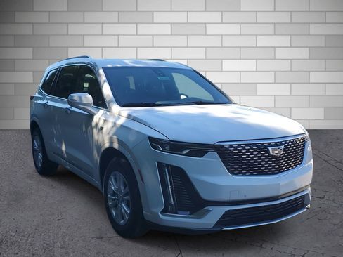 New 2025 Cadillac XT6 Luxury image 7