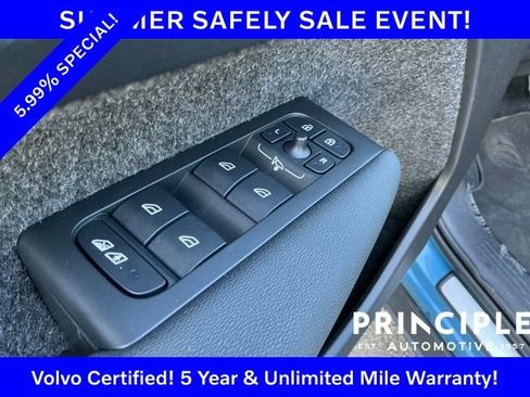 Certified 2025 Volvo XC40 B5 Ultra AWD/4WD image 27
