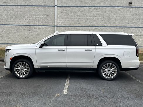 Used 2022 Cadillac Escalade ESV Premium Luxury w/ Performance Package image 4