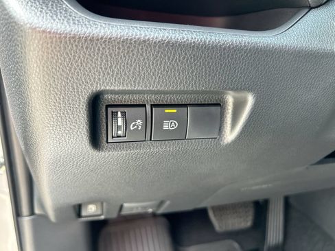 Used 2025 Toyota RAV4 LE AWD/4WD image 13