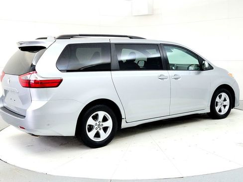 Used 2020 Toyota Sienna LE FWD image 6
