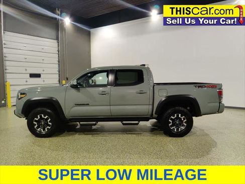 Used 2022 Toyota Tacoma TRD Off-Road w/ TRD Premium Off Road Package AWD/4WD image 5