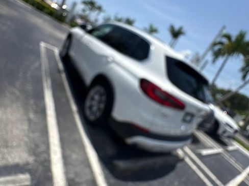 Used 2023 BMW X5 xDrive40i w/ Premium Package AWD/4WD image 8