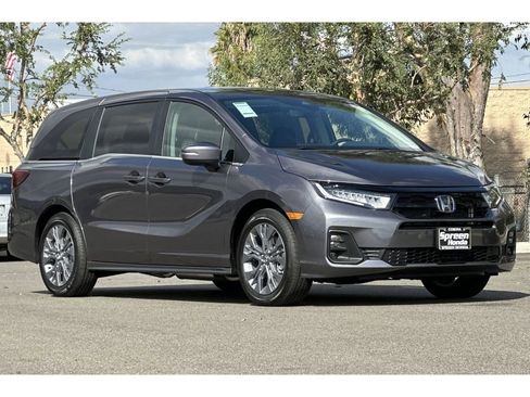 New 2026 Honda Odyssey Touring image 2
