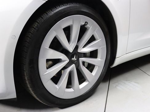 Used 2023 Tesla Model 3 Standard Range image 8