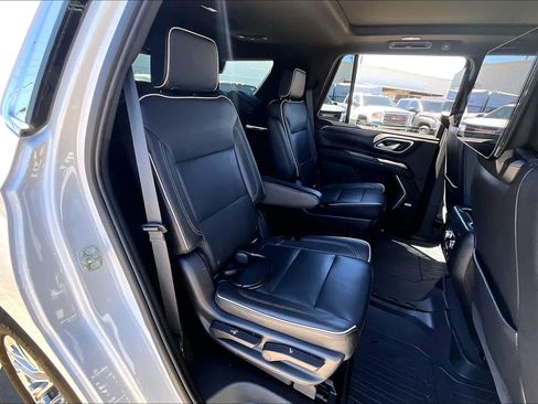 Used 2021 GMC Yukon SLT w/ SLT Premium Package image 20