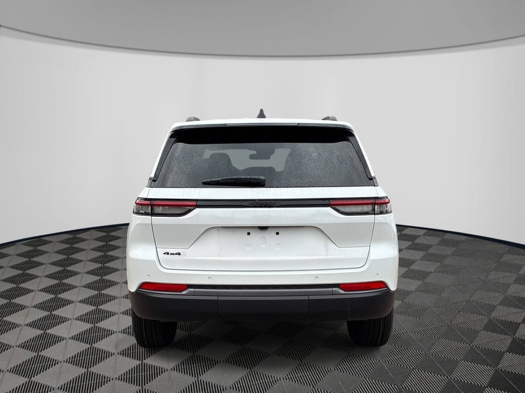 New 2026 Jeep Grand Cherokee Altitude AWD/4WD image 3