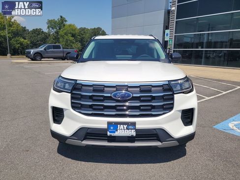 New 2025 Ford Explorer Active image 8