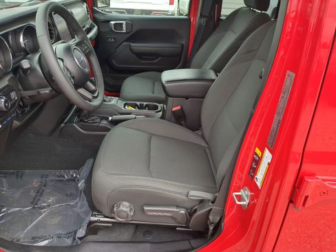 Used 2023 Jeep Wrangler Unlimited w/ Cold Weather Group AWD/4WD image 16