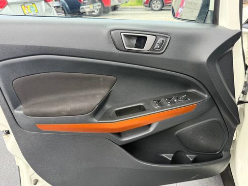 Used 2021 Ford EcoSport SE w/ SE Convenience Package FWD image 8