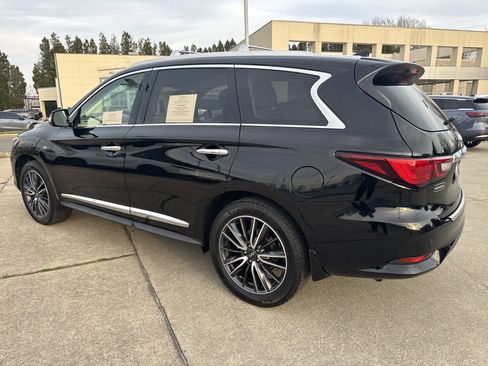 Certified 2019 INFINITI QX60 Luxe w/ Sensory Package image 6