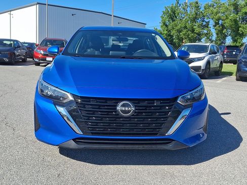 Used 2024 Nissan Sentra SV FWD image 2