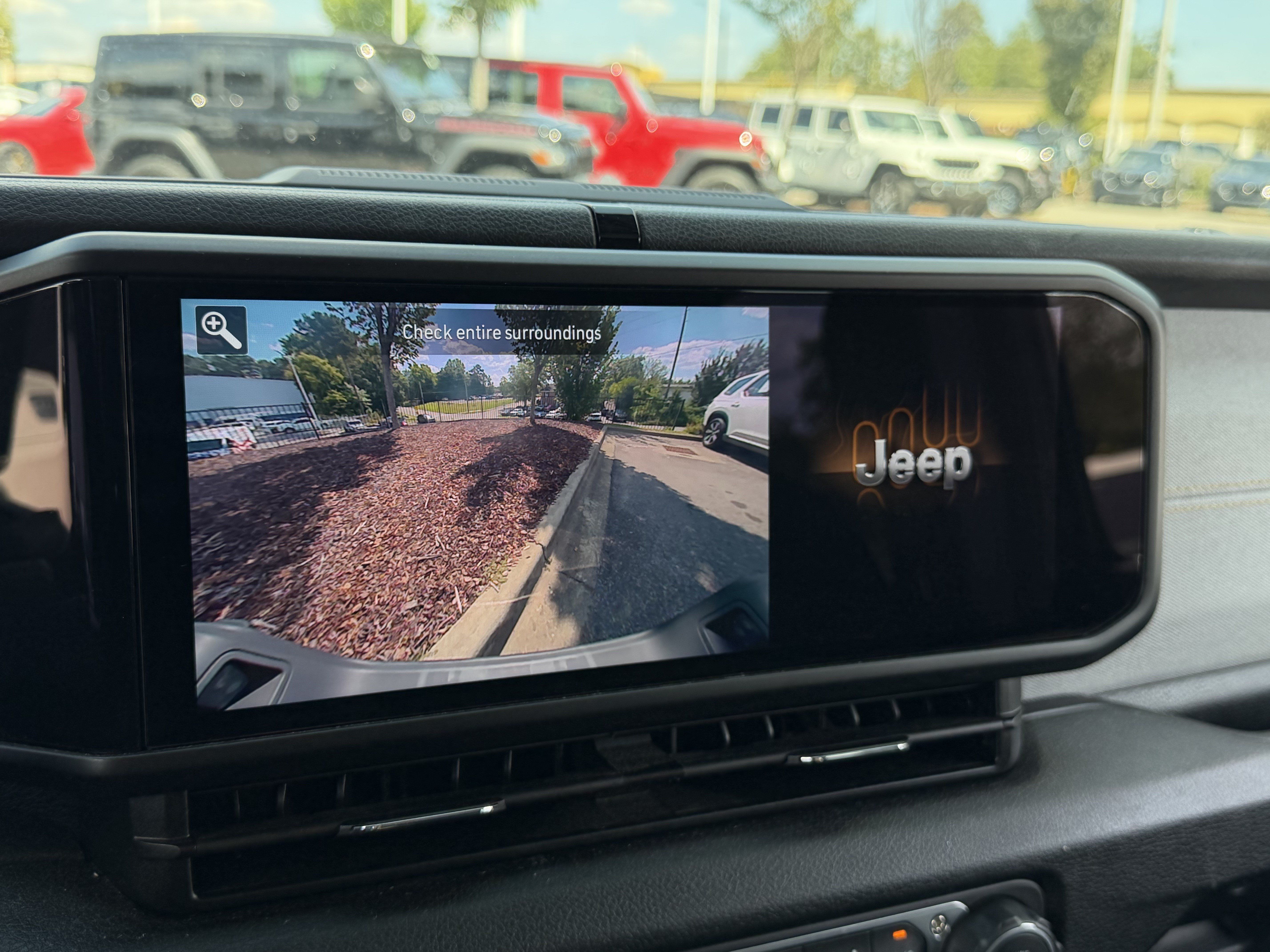 Used 2025 Jeep Gladiator Sport AWD/4WD image 25