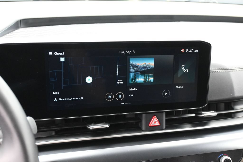 Used 2025 Kia Carnival FWD image 13