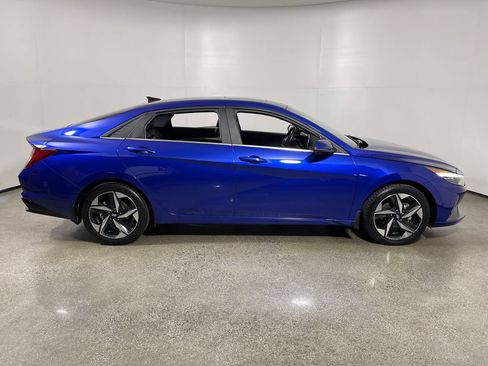 Used 2023 Hyundai Elantra Limited FWD image 2