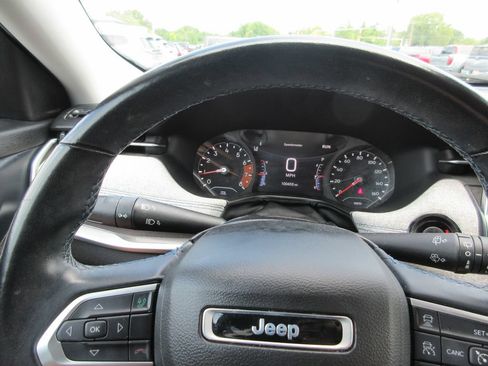 Used 2022 Jeep Compass Latitude w/ Sun and Sound Group AWD/4WD image 25