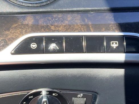 Used 2019 Mercedes-Benz S 560 4MATIC Sedan image 36