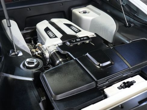 Used 2014 Audi R8 V8 image 46